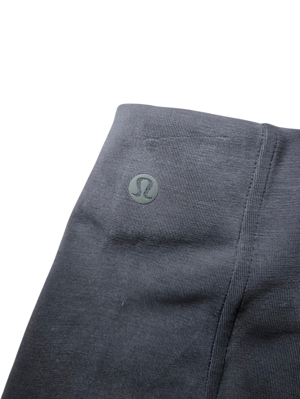 Lululemon Softstreme Kick-Flare Mid-Rise Short 4" - Black - Picture 5 of 8